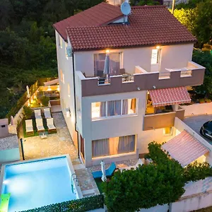  Apartment Bruno's Poolside