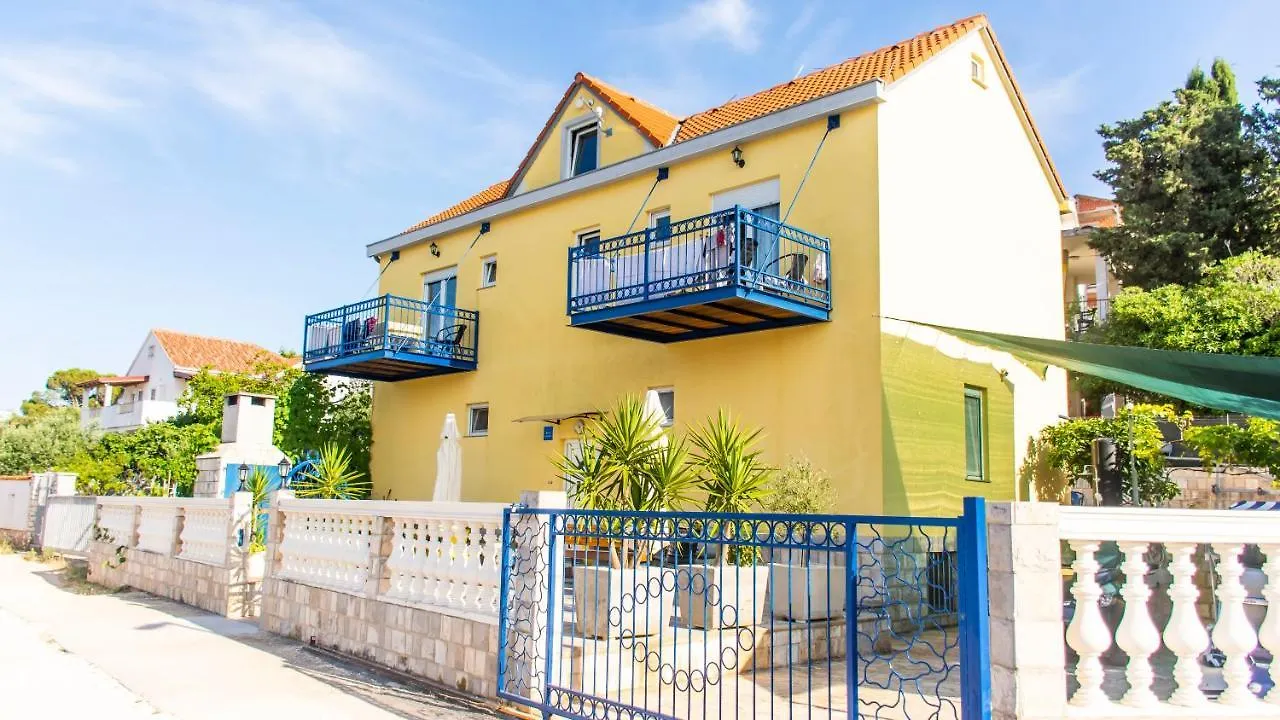 Planikovica Apartments Trogir
