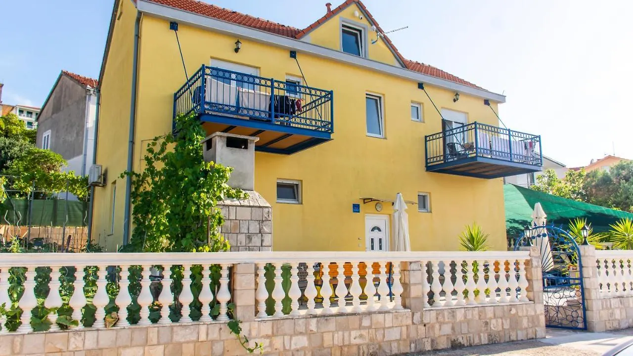 Planikovica Apartments Trogir 0*,