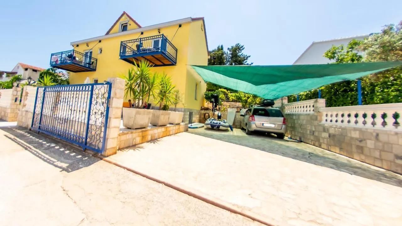 Planikovica Apartments Trogir