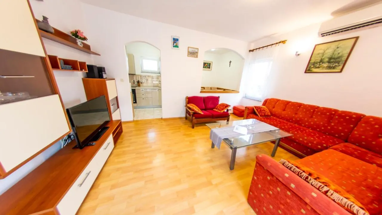 Planikovica Apartments Trogir Kroatien