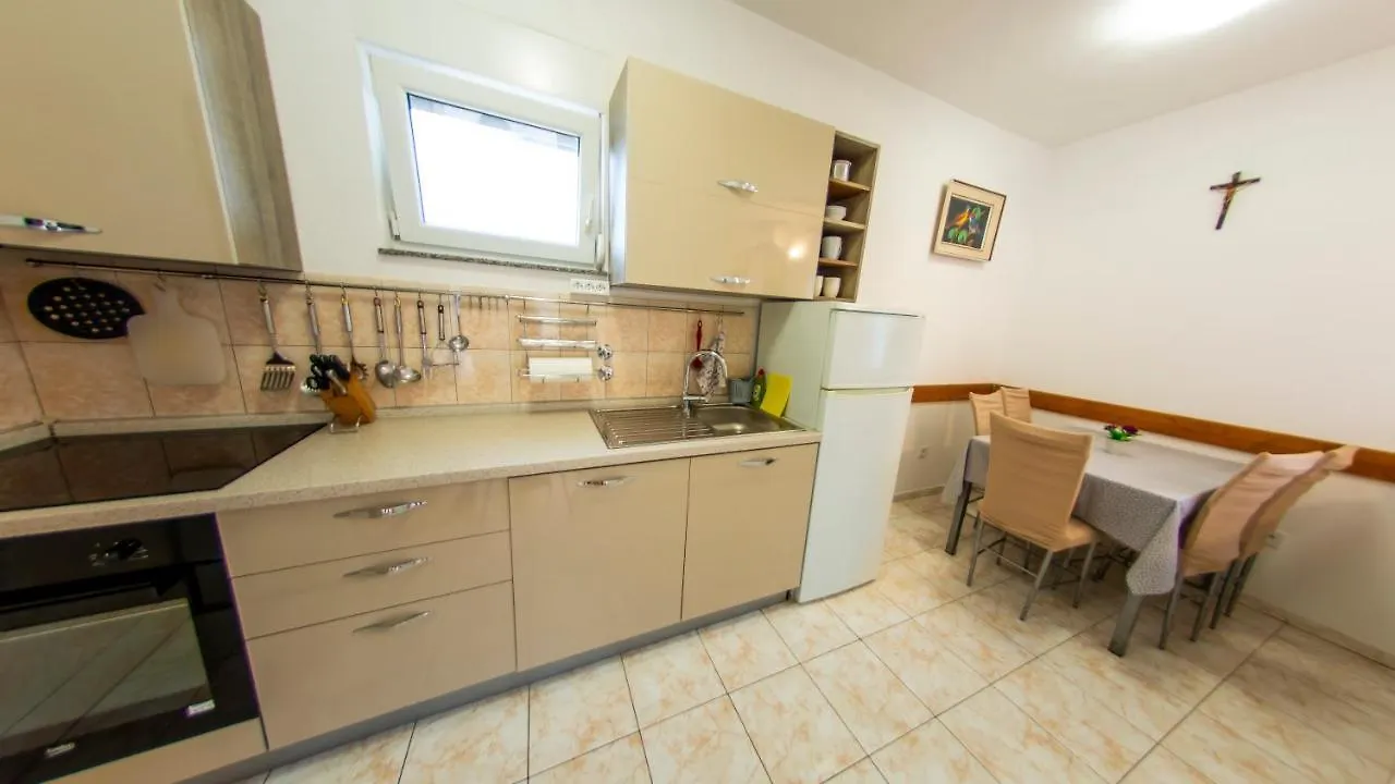 Planikovica Apartments Trogir