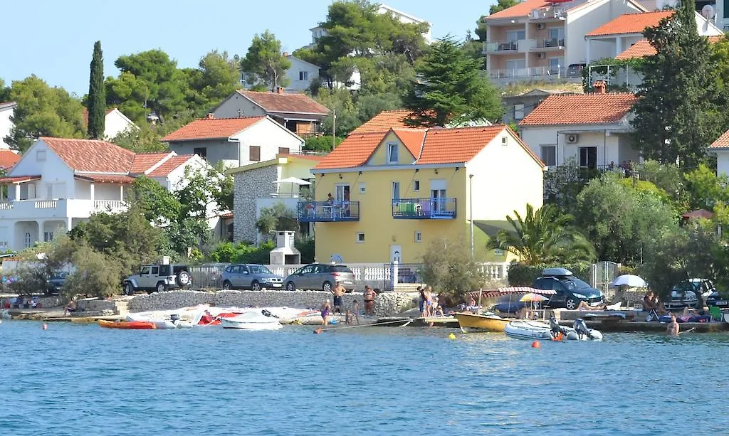 Planikovica Apartments Trogir Kroatien